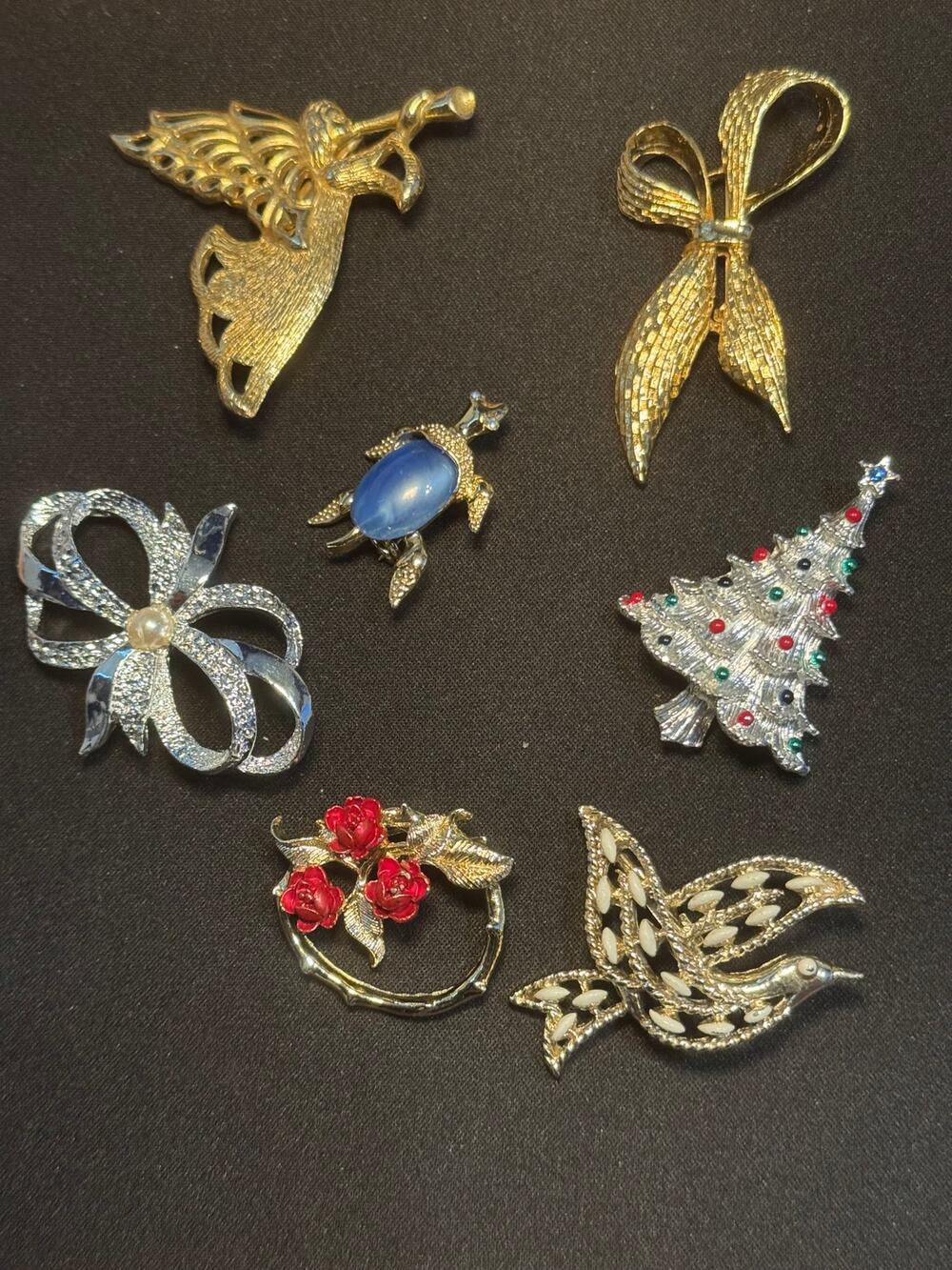 Lot of 7 Vintage Gerry's Brooches. Christmas Theme